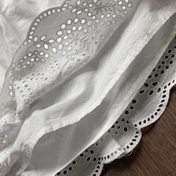 Gap white skirt with embroidered white pattern - Picture 2 of 3
